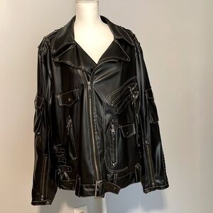 😲TOTALLY PLEATHER!🤪 Biker looking jacket. Size Women’s XXL, black